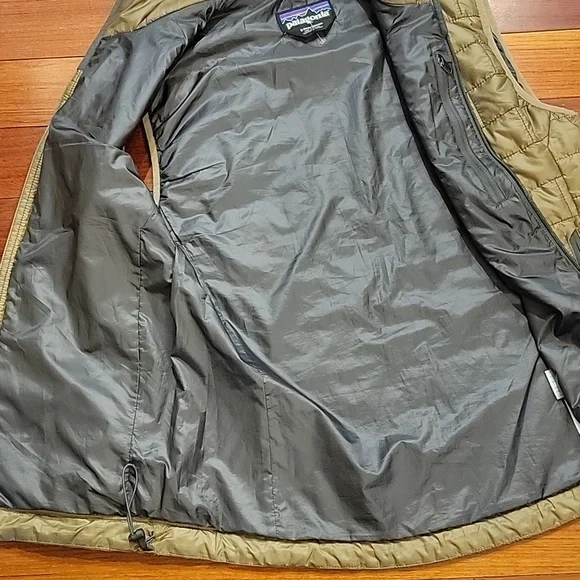 Patagonia Men's Nano Puff Vest - Small - Picture 9 of 12